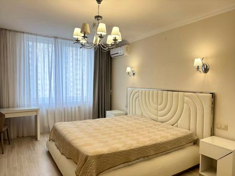 квартира за адресою Академіка Глушкова просп., 9-Г