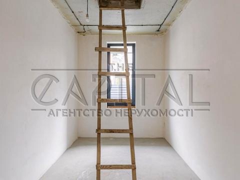 будинок за адресою Квітнева