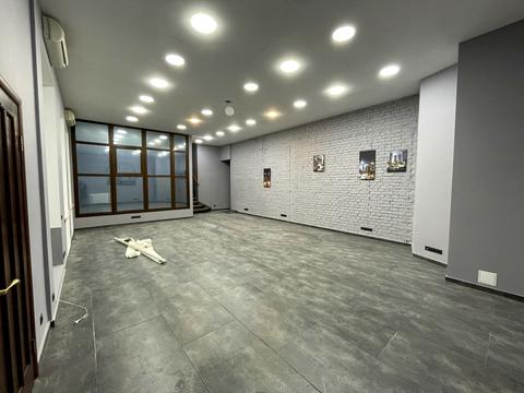 комерційна за адресою Академіка Богомольця вул., 5