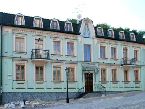 комерційна за адресою Андріївський узвіз, 7а