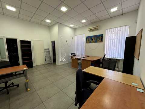 комерційна за адресою Лютеранська вул., 6-Б