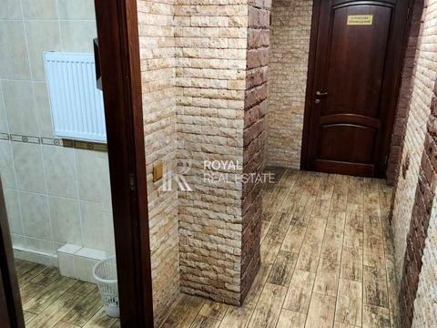 комерційна за адресою Грушевського, 1