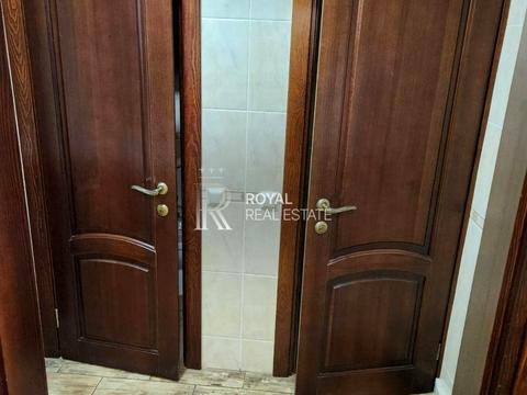комерційна за адресою Грушевського, 1