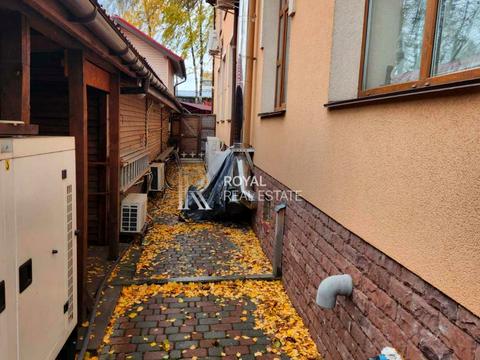 комерційна за адресою Грушевського, 1