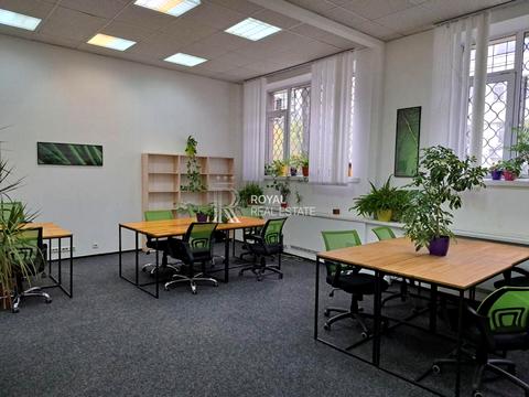 комерційна за адресою Марії Капніст вул., 2