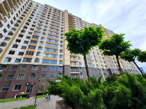 квартира за адресою Перлинна вул., 8