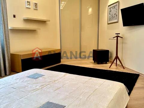 квартира по адресу Александра Олеся ул., 25д