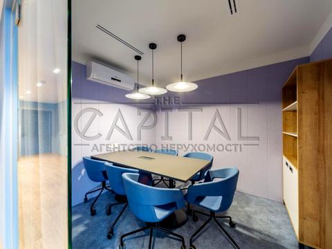комерційна за адресою Кловський узвіз, 7a