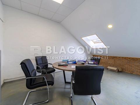 комерційна за адресою Гоголівська вул., 39