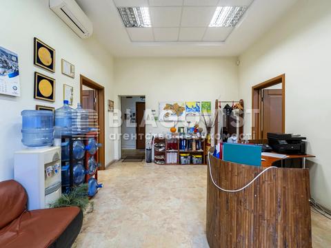 комерційна за адресою Гоголівська вул., 39