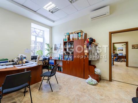 комерційна за адресою Гоголівська вул., 39