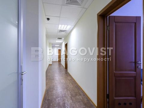 комерційна за адресою Гоголівська вул., 39