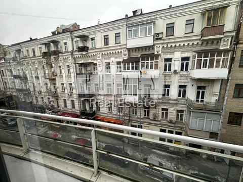 комерційна за адресою Софіївська пл., 1/2