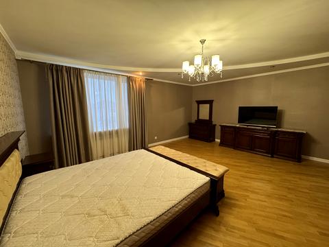будинок за адресою 24 Серпня вул.