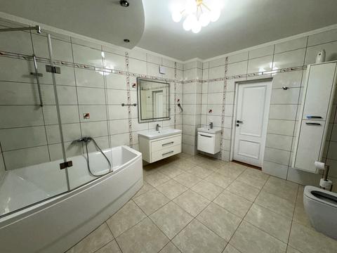 будинок за адресою 24 Серпня вул.