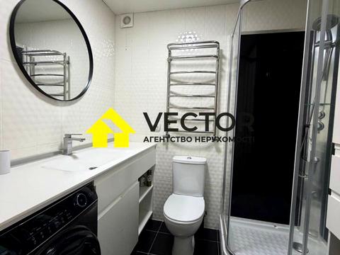 квартира за адресою Героїв України вул., 4