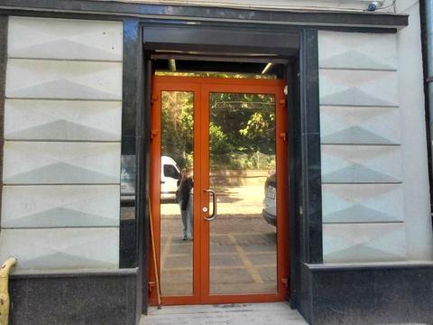 комерційна за адресою Дмитра Вітовського вул. (), 31