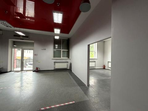 комерційна за адресою Ігоря Юхновського вул., 32