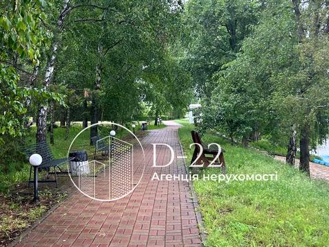 будинок за адресою Набережна вул.