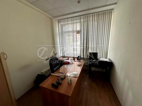 комерційна за адресою Кудрявський узвіз, 7