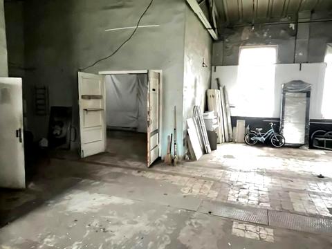 комерційна за адресою Автозаводська вул., 2а