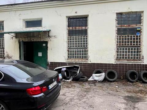 комерційна за адресою Автозаводська вул., 2а