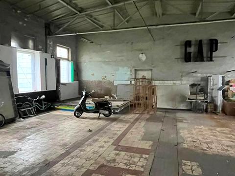 комерційна за адресою Автозаводська вул., 2а