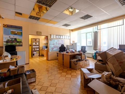 комерційна за адресою Братиславська вул., 14 А