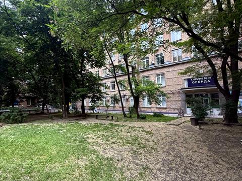 комерційна за адресою Євгена Коновальця вул. (Щорса), 31