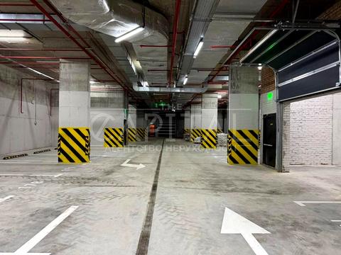 паркомісце за адресою Андрія Верхогляда вул. (Михайла Драгомирова), 30