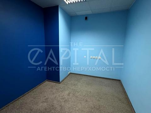 комерційна за адресою Богдана Хмельницького вул., 55а