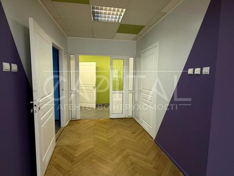 комерційна за адресою Богдана Хмельницького вул., 55а
