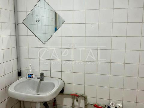 комерційна за адресою Бориса Гмирі вул., 5-А