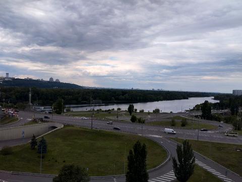 квартира за адресою Дніпровська набережна вул., 1