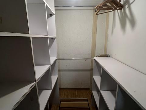 участок по адресу Квітнева, 34