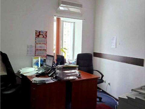 комерційна за адресою Лариси Руденко вул., 6