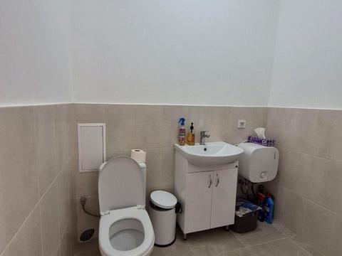 комерційна за адресою Височана вул., 18 к34