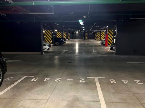 паркоместо по адресу Василия Тютюнника ул. (Анрі Барбюса), 39