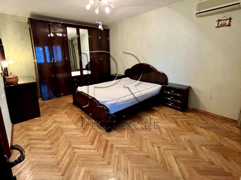 квартира за адресою Анни Ахматової вул., 6