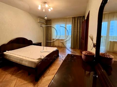 квартира за адресою Анни Ахматової вул., 6