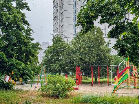 квартира за адресою Каштанова вул., 8