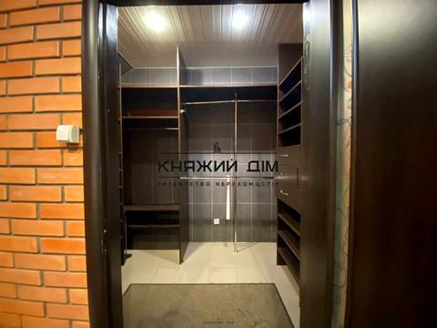 будинок за адресою Центральна вул., 69/1