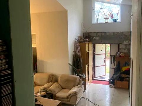 будинок за адресою Вишнева