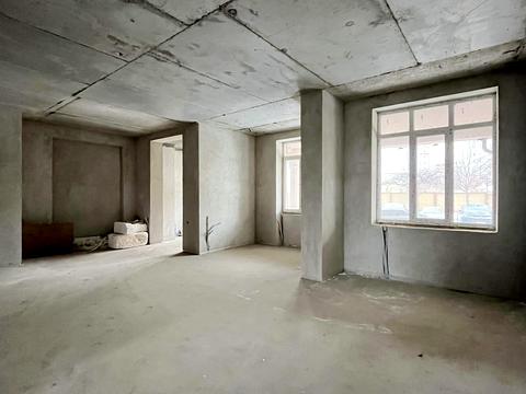 комерційна за адресою Боголюбова вул., 38