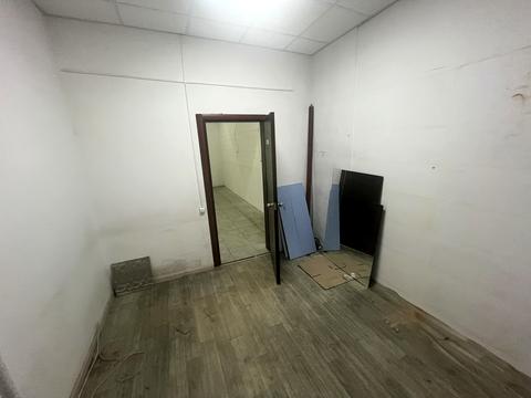 комерційна за адресою Раїси Окіпної вул., 10-А