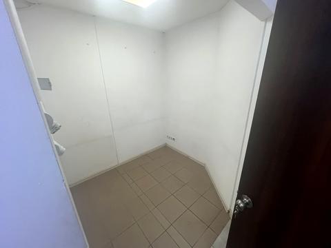 комерційна за адресою Раїси Окіпної вул., 10-А