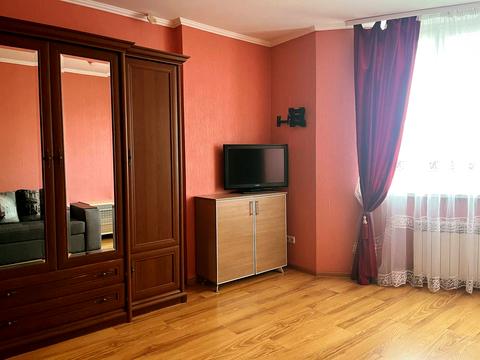 квартира за адресою Анни Ахматової вул., 48