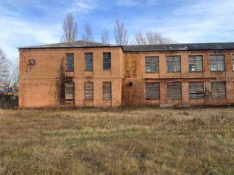 комерційна за адресою смт. Чорнобай, Центральна, 2