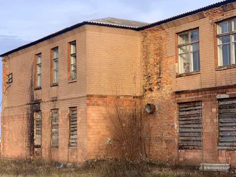 комерційна за адресою смт. Чорнобай, Центральна, 2