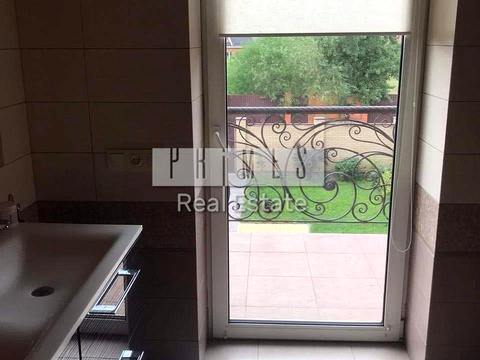 будинок за адресою Богатирська вул., 30Б